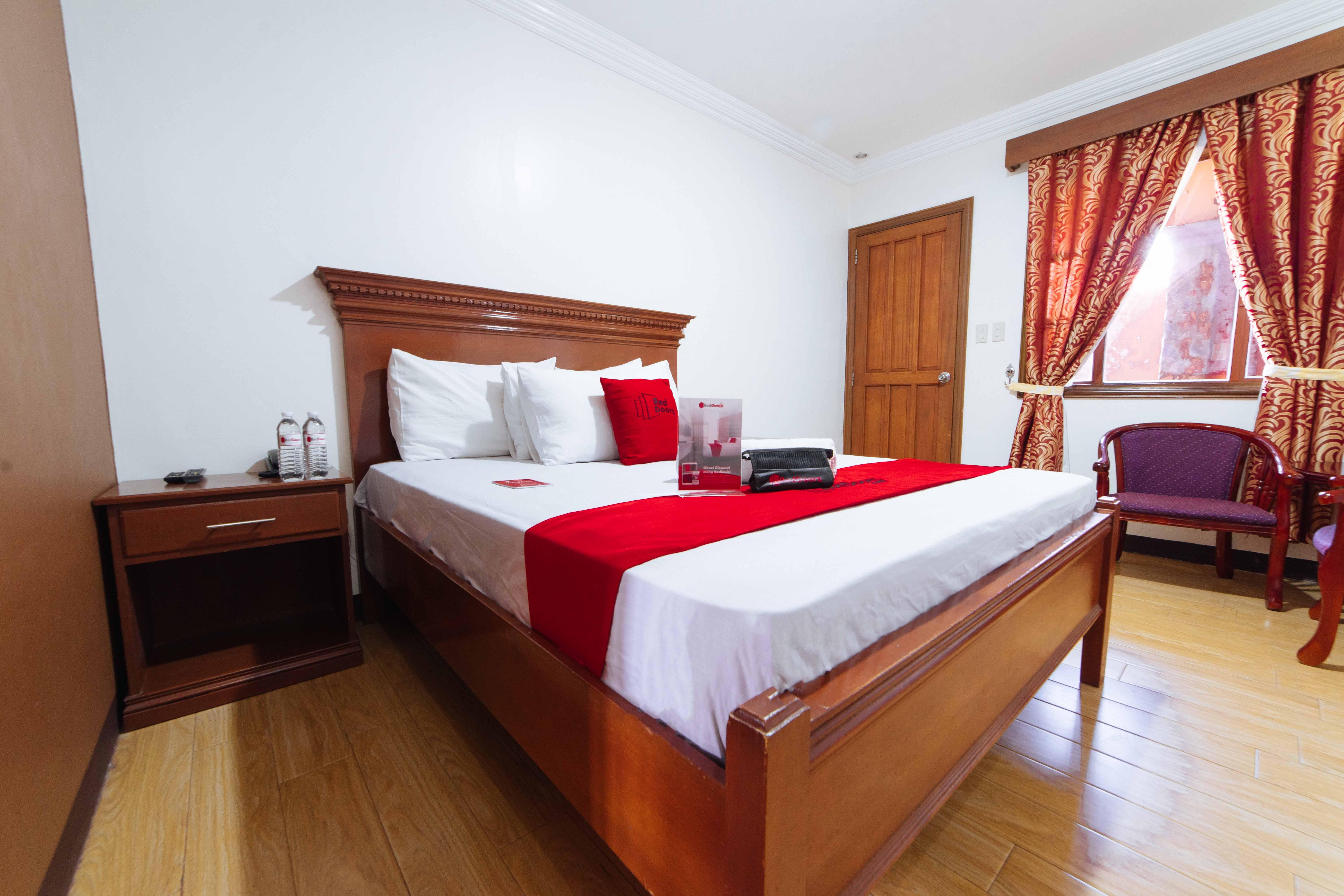 Reddoorz Plus @ Starhomes Olivianville Tarlac City Екстериор снимка