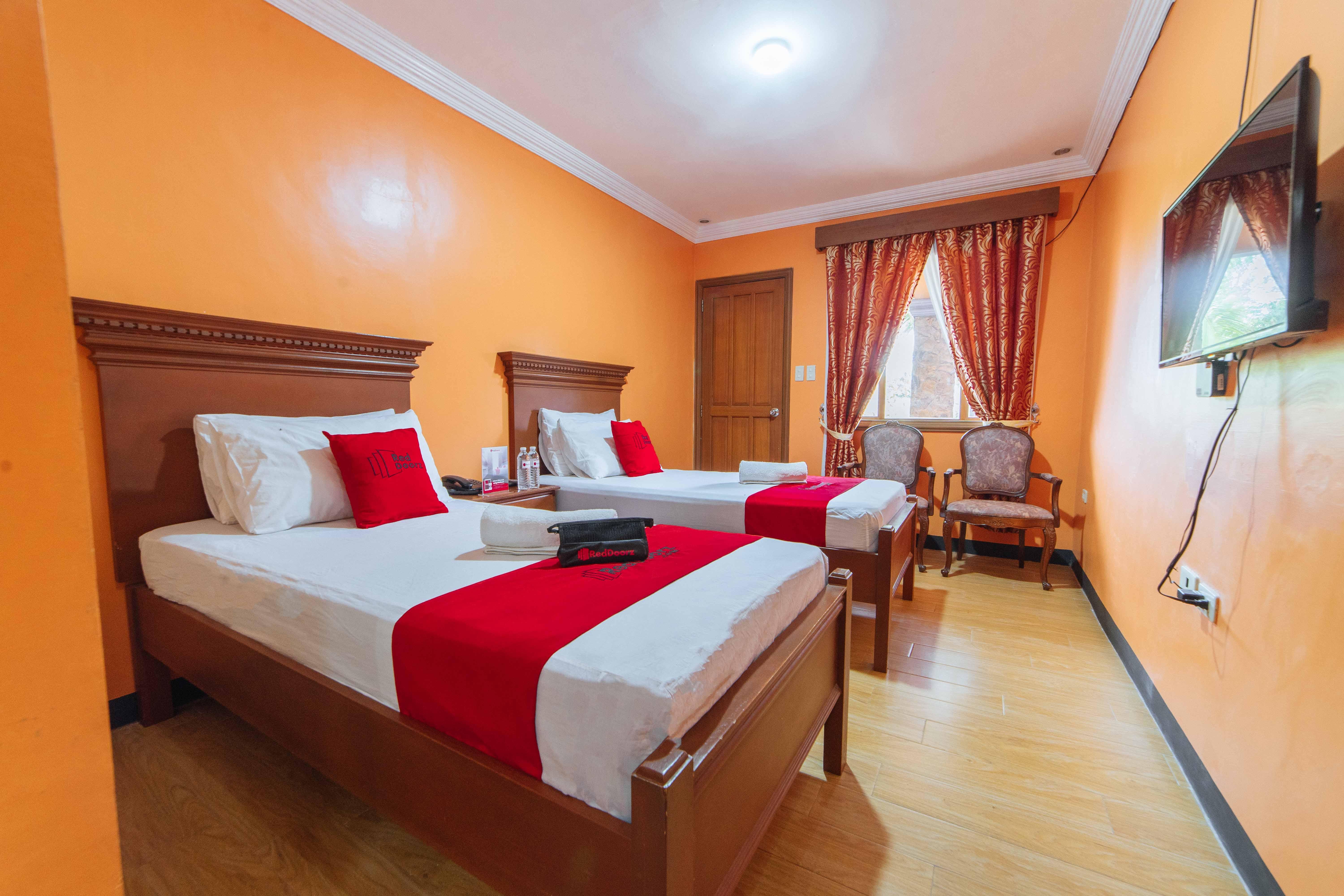 Reddoorz Plus @ Starhomes Olivianville Tarlac City Екстериор снимка