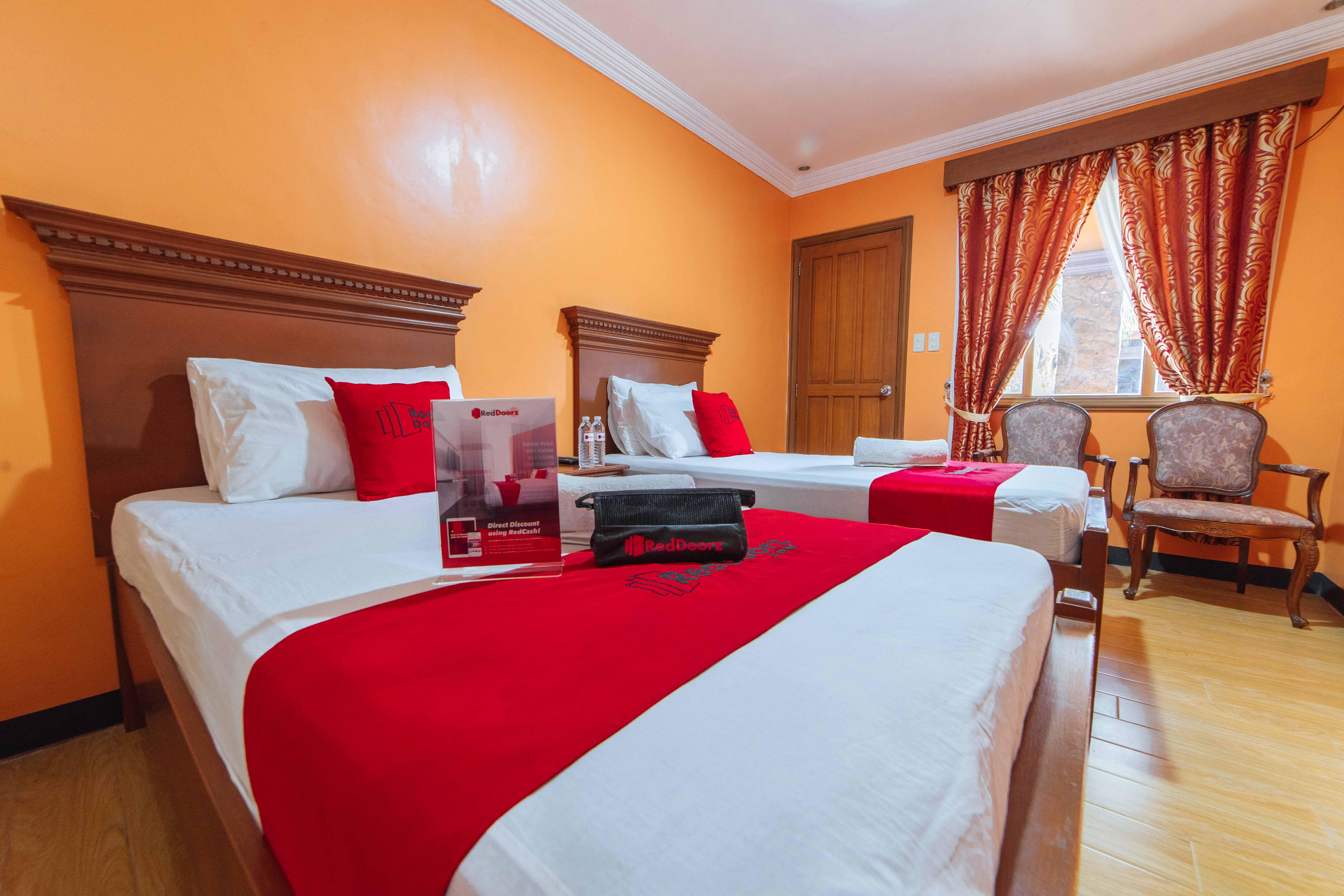 Reddoorz Plus @ Starhomes Olivianville Tarlac City Екстериор снимка
