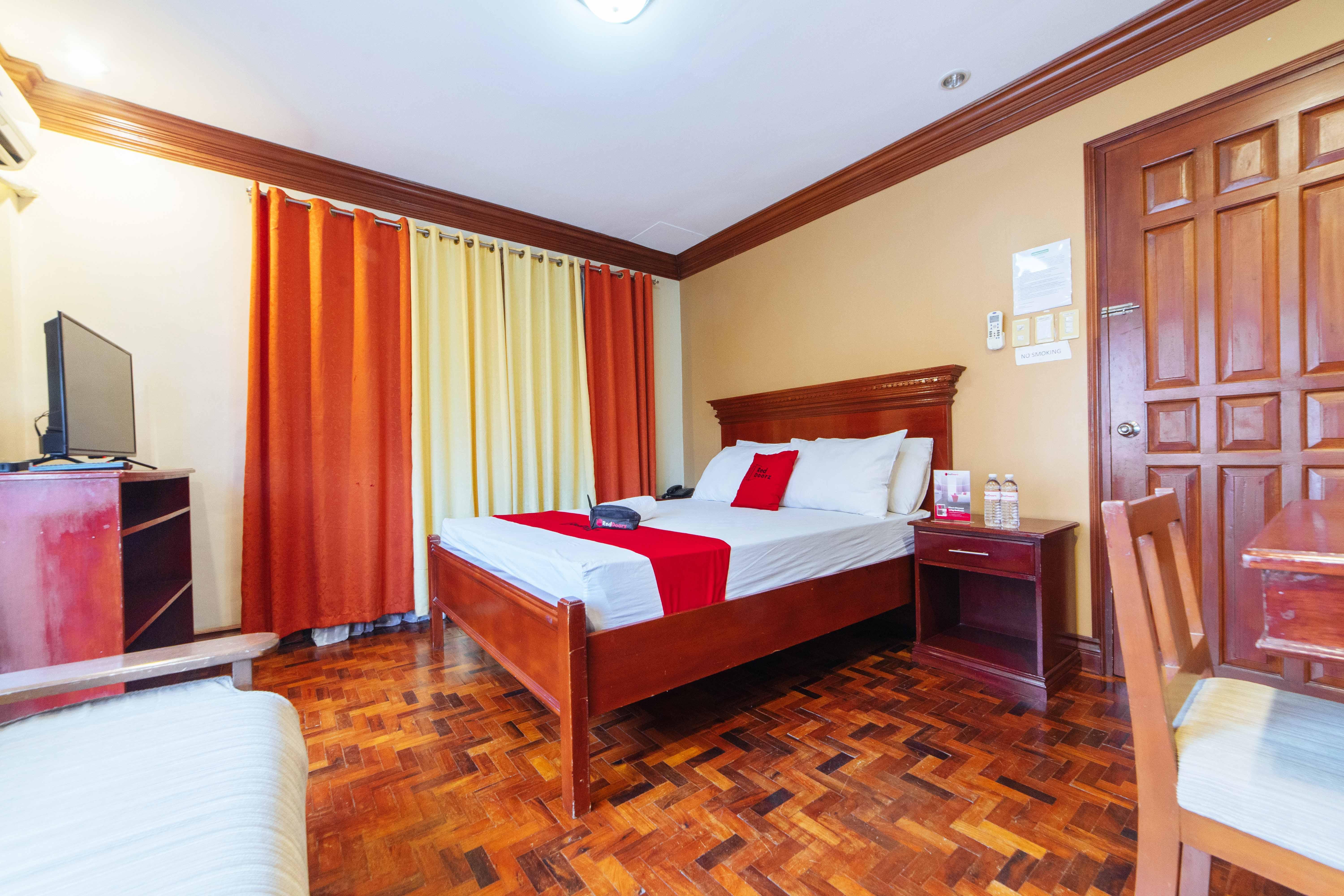 Reddoorz Plus @ Starhomes Olivianville Tarlac City Екстериор снимка