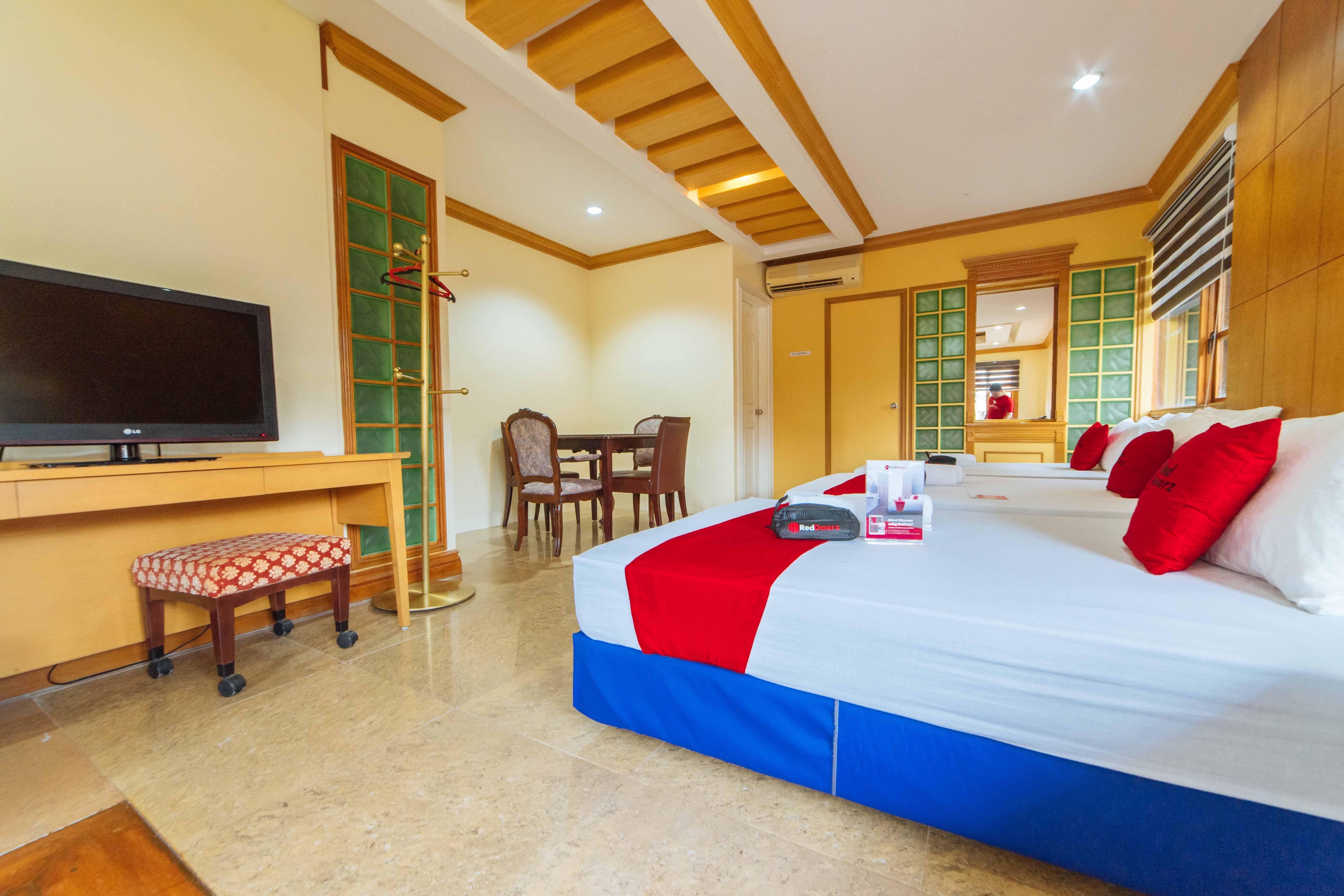 Reddoorz Plus @ Starhomes Olivianville Tarlac City Екстериор снимка