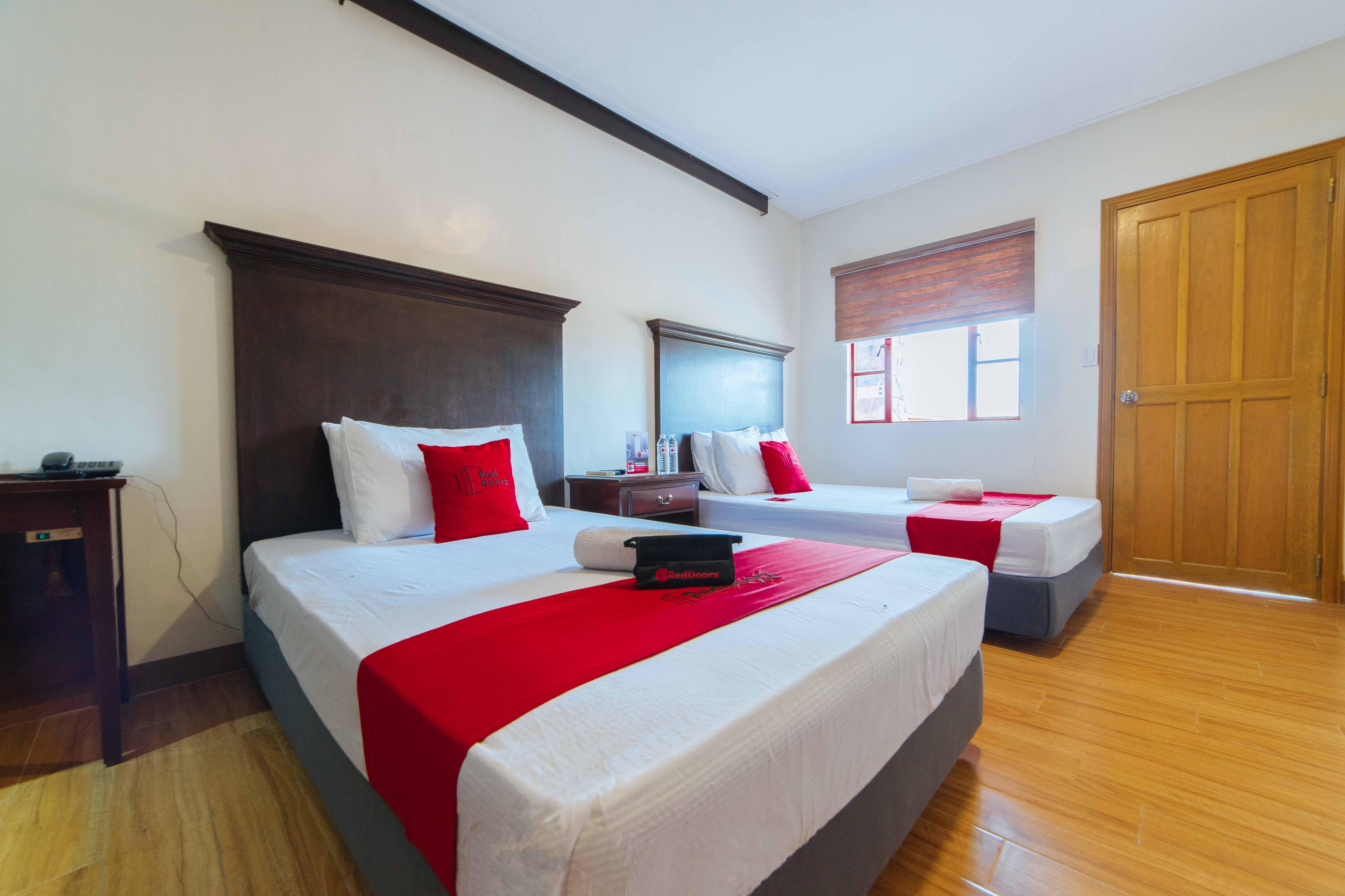 Reddoorz Plus @ Starhomes Olivianville Tarlac City Екстериор снимка