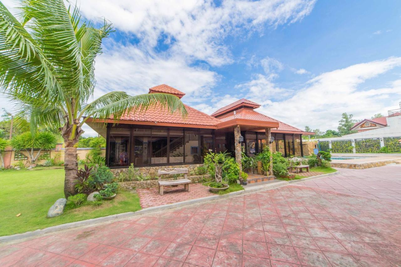 Reddoorz Plus @ Starhomes Olivianville Tarlac City Екстериор снимка