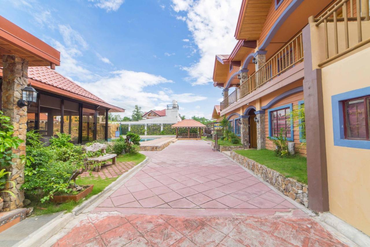 Reddoorz Plus @ Starhomes Olivianville Tarlac City Екстериор снимка