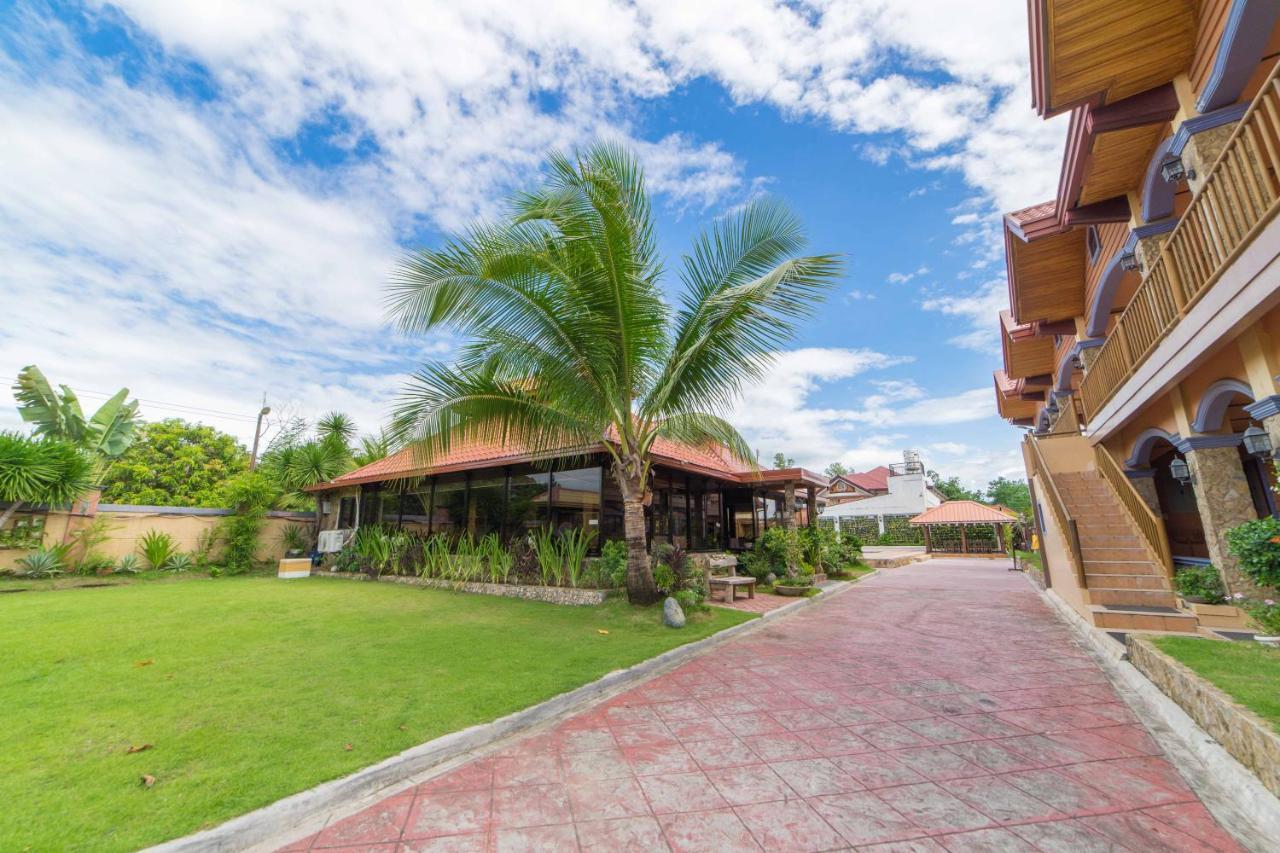 Reddoorz Plus @ Starhomes Olivianville Tarlac City Екстериор снимка