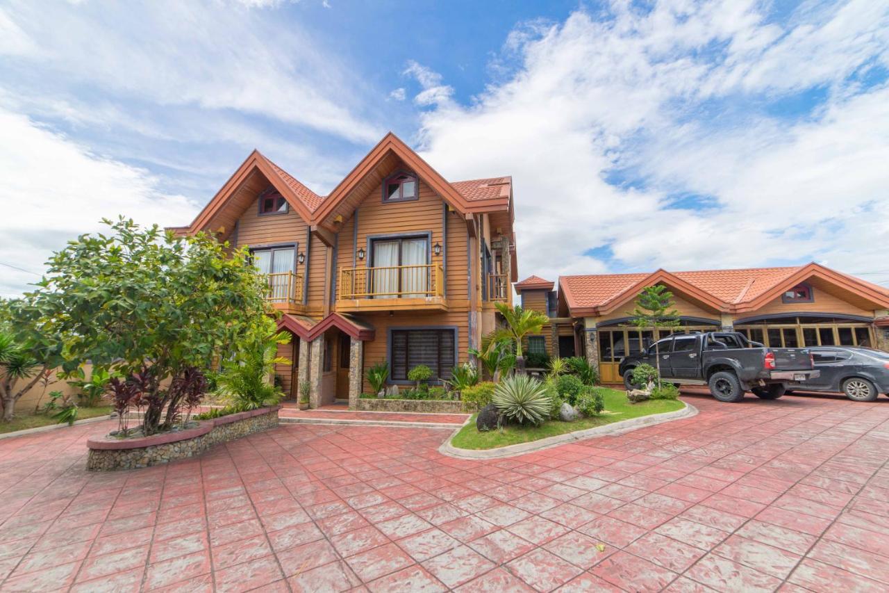 Reddoorz Plus @ Starhomes Olivianville Tarlac City Екстериор снимка