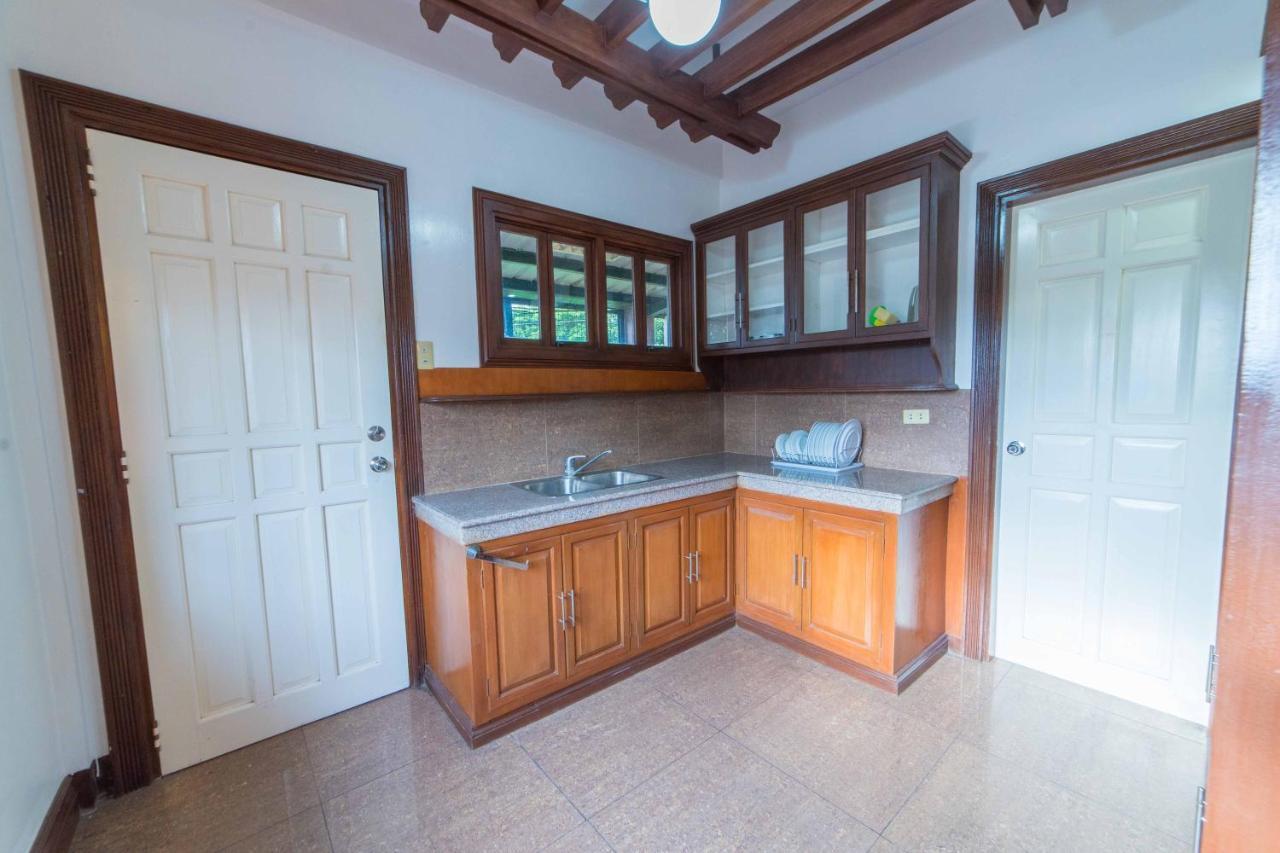 Reddoorz Plus @ Starhomes Olivianville Tarlac City Екстериор снимка